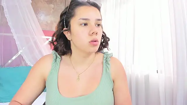 Snapshot of EmmaSulivan chatting on October 2025 01:08:01 PM EmmaSulivan online show from October 2025 01:08:01 PM