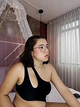 Snapshot of EmmaSulivan chatting on March 2025 02:12:02 PM EmmaSulivan online show from March 2025 02:12:02 PM