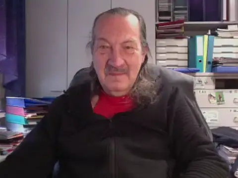 HMStraps01 online show from December 2024 11:00:01 AM