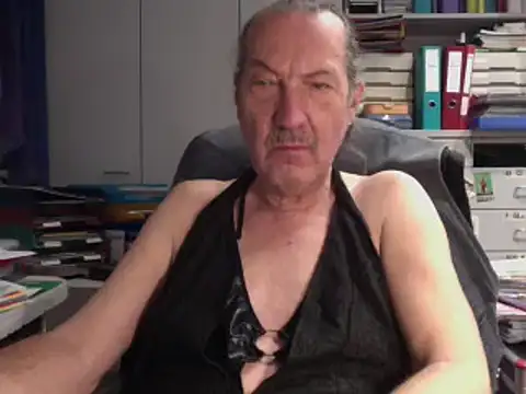 HMStraps01 online show from February 2025 03:27:01 PM