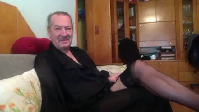 HMStraps01 online show from January 2026 10:11:02 AM