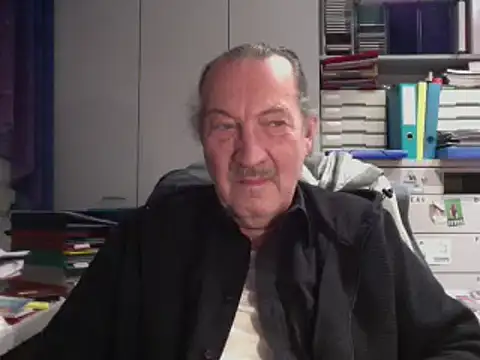 HMStraps01 online show from December 2024 04:10:01 PM