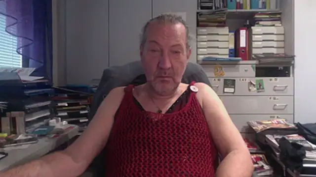 HMStraps01 online show from December 2025 11:42:02 AM