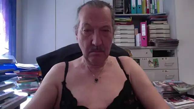 HMStraps01 online show from May 2026 10:18:02 AM