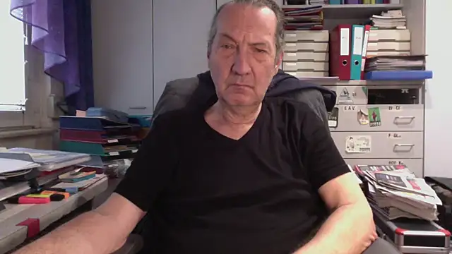 HMStraps01 online show from February 2025 08:28:01 AM