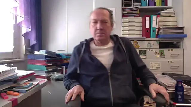 HMStraps01 online show from March 2025 12:55:01 PM