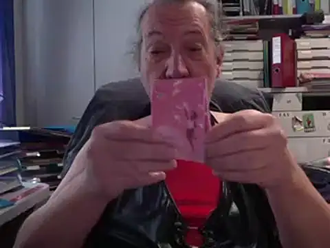 HMStraps01 online show from September 2025 11:38:01 AM