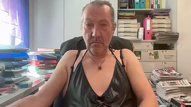 HMStraps01 online show from May 2026 09:37:01 AM