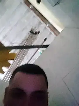 cristhofer001 online show from March 2026 08:16:01 PM