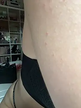 Snapshot of sexymelli18 chatting on March 2026 05:28:02 PM sexymelli18 online show from March 2026 05:28:02 PM