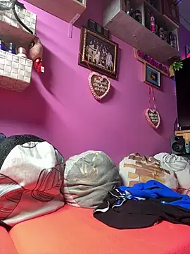 sexymelli18 online show from November 2025 06:57:01 PM