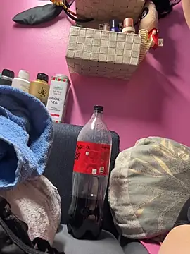 sexymelli18 online show from December 2025 06:01:02 PM