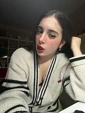 Snapshot of sexymelli18 chatting on April 2026 06:53:01 PM sexymelli18 online show from April 2026 06:53:01 PM