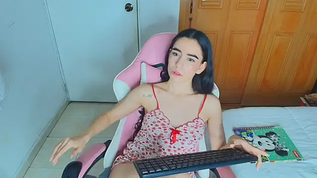 Peach Rose  online show from November 2025 09:40:02 PM