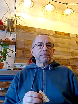 Snapshot of Xavspank2 chatting on March 2026 08:32:02 AM Xavspank2 online show from March 2026 08:32:02 AM