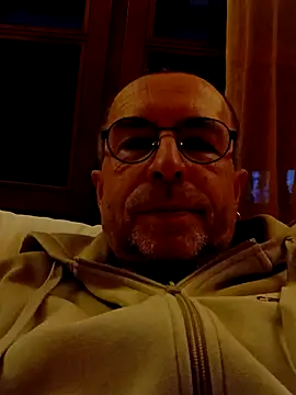 Snapshot of Xavspank2 chatting on February 2026 05:43:02 PM Xavspank2 online show from February 2026 05:43:02 PM