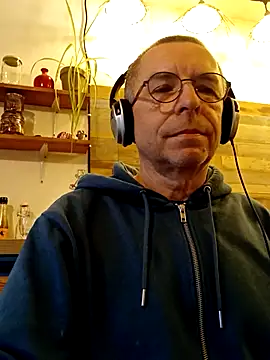 Snapshot of Xavspank2 chatting on January 2026 03:05:02 PM Xavspank2 online show from January 2026 03:05:02 PM