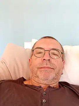 Snapshot of Xavspank2 chatting on September 2025 09:27:01 AM Xavspank2 online show from September 2025 09:27:01 AM