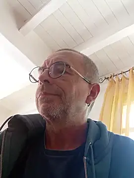 Snapshot of Xavspank2 chatting on October 2025 11:44:01 AM Xavspank2 online show from October 2025 11:44:01 AM