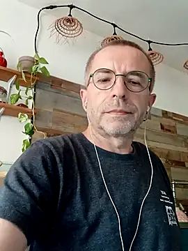 Snapshot of Xavspank2 chatting on September 2025 01:21:01 PM Xavspank2 online show from September 2025 01:21:01 PM