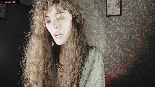 Snapshot of Dizer_clopy chatting on November 2025 08:46:02 PM Dizer clopy online show from November 2025 08:46:02 PM