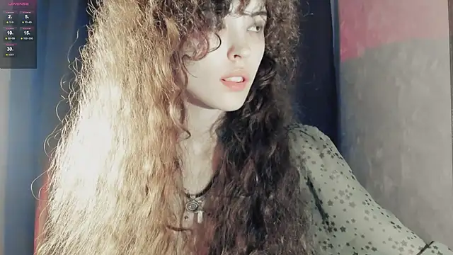 Snapshot of Dizer_clopy chatting on November 2025 08:46:01 PM Dizer clopy online show from November 2025 08:46:01 PM