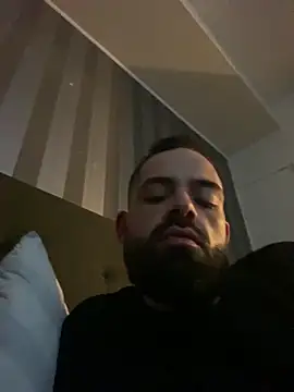 Snapshot of guccititi chatting on October 2025 09:39:01 AM guccititi online show from October 2025 09:39:01 AM
