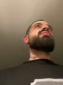 Snapshot of guccititi chatting on October 2025 09:42:02 AM guccititi online show from October 2025 09:42:02 AM