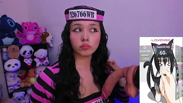 Emma Winslow online show from October 2025 05:28:01 AM