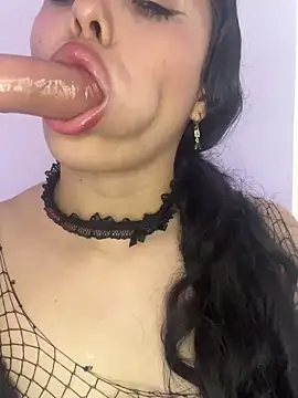 Emma Winslow online show from March 2025 04:24:01 PM