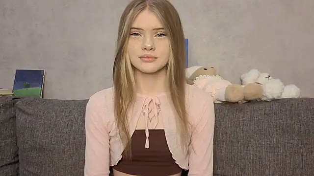 Snapshot of CarolinePepper chatting on July 2026 01:29:02 PM CarolinePepper online show from July 2026 01:29:02 PM
