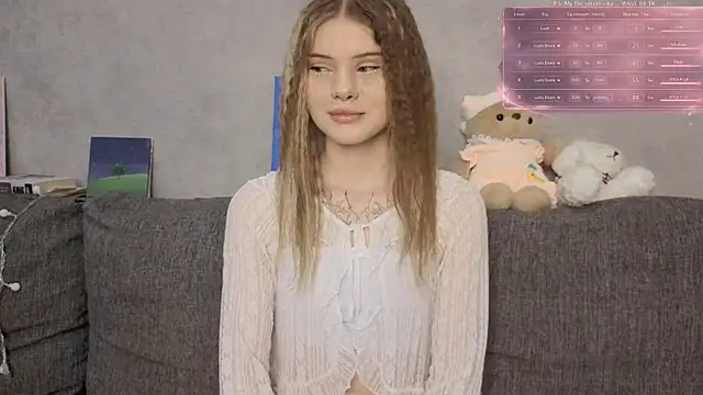 Snapshot of CarolinePepper chatting on June 2026 12:44:02 PM CarolinePepper online show from June 2026 12:44:02 PM