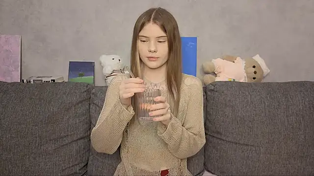 CarolinePepper online show from May 2026 01:31:02 PM