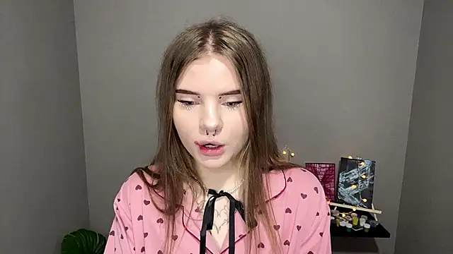 CarolinePepper online show from March 2025 05:13:01 PM