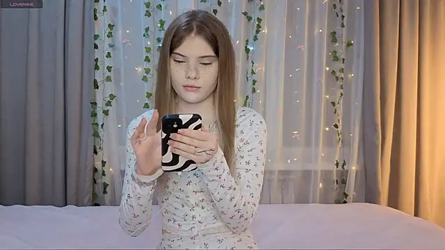 CarolinePepper online show from March 2026 01:56:01 PM