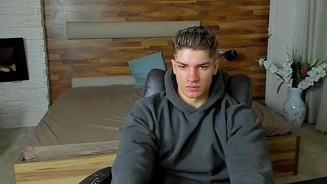 Snapshot of MaxKaiden chatting on March 2026 04:36:01 AM MaxKaiden online show from March 2026 04:36:01 AM