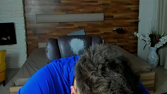 Snapshot of MaxKaiden chatting on March 2026 06:04:02 AM MaxKaiden online show from March 2026 06:04:02 AM