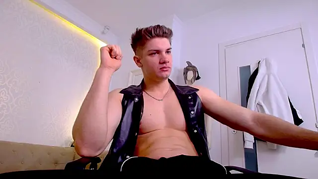 Snapshot of MaxKaiden chatting on April 2026 04:42:01 AM MaxKaiden online show from April 2026 04:42:01 AM