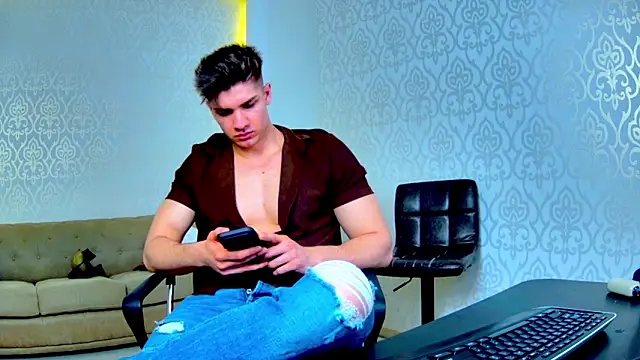 MaxKaiden online show from March 2026 07:15:01 AM