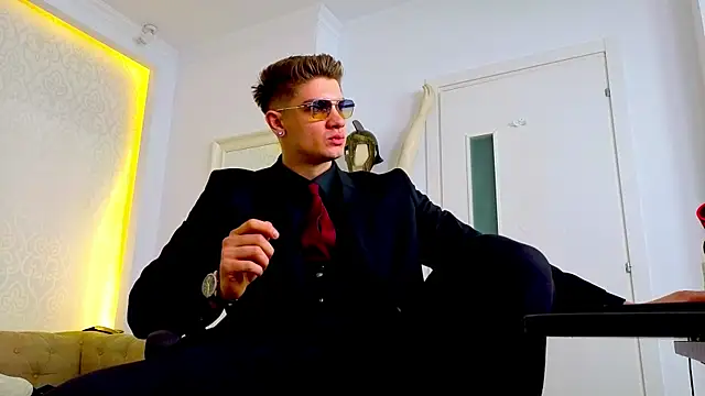 MaxKaiden online show from April 2026 04:59:01 AM