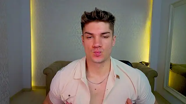 MaxKaiden online show from May 2026 04:44:02 AM