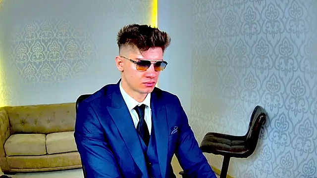 MaxKaiden online show from February 2026 06:24:01 AM