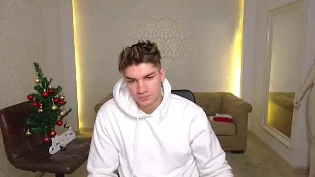 MaxKaiden online show from December 2025 05:40:02 AM