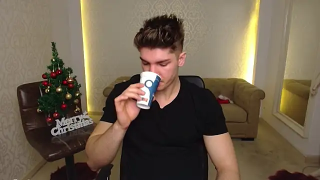 MaxKaiden online show from December 2025 06:12:02 AM