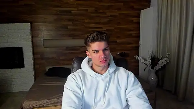 Snapshot of MaxKaiden chatting on March 2026 05:18:02 AM MaxKaiden online show from March 2026 05:18:02 AM