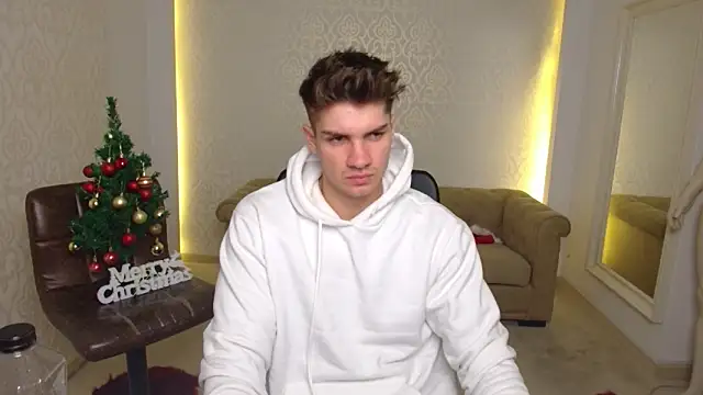 MaxKaiden online show from December 2025 06:08:01 PM