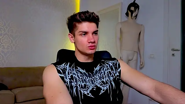 MaxKaiden online show from May 2026 04:53:01 AM