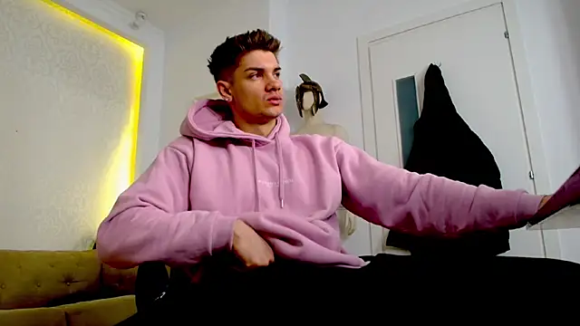 Snapshot of MaxKaiden chatting on April 2026 04:30:01 AM MaxKaiden online show from April 2026 04:30:01 AM