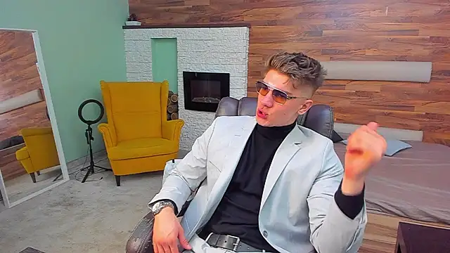 Snapshot of MaxKaiden chatting on March 2026 05:47:01 AM MaxKaiden online show from March 2026 05:47:01 AM