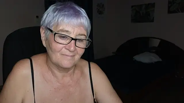 Sandra Snowflake online show from September 2025 04:02:02 PM
